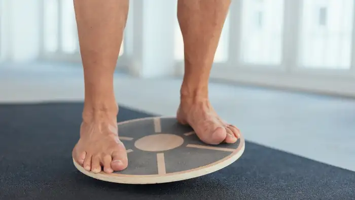 Ein Balance Board oder Therapiekreisel.